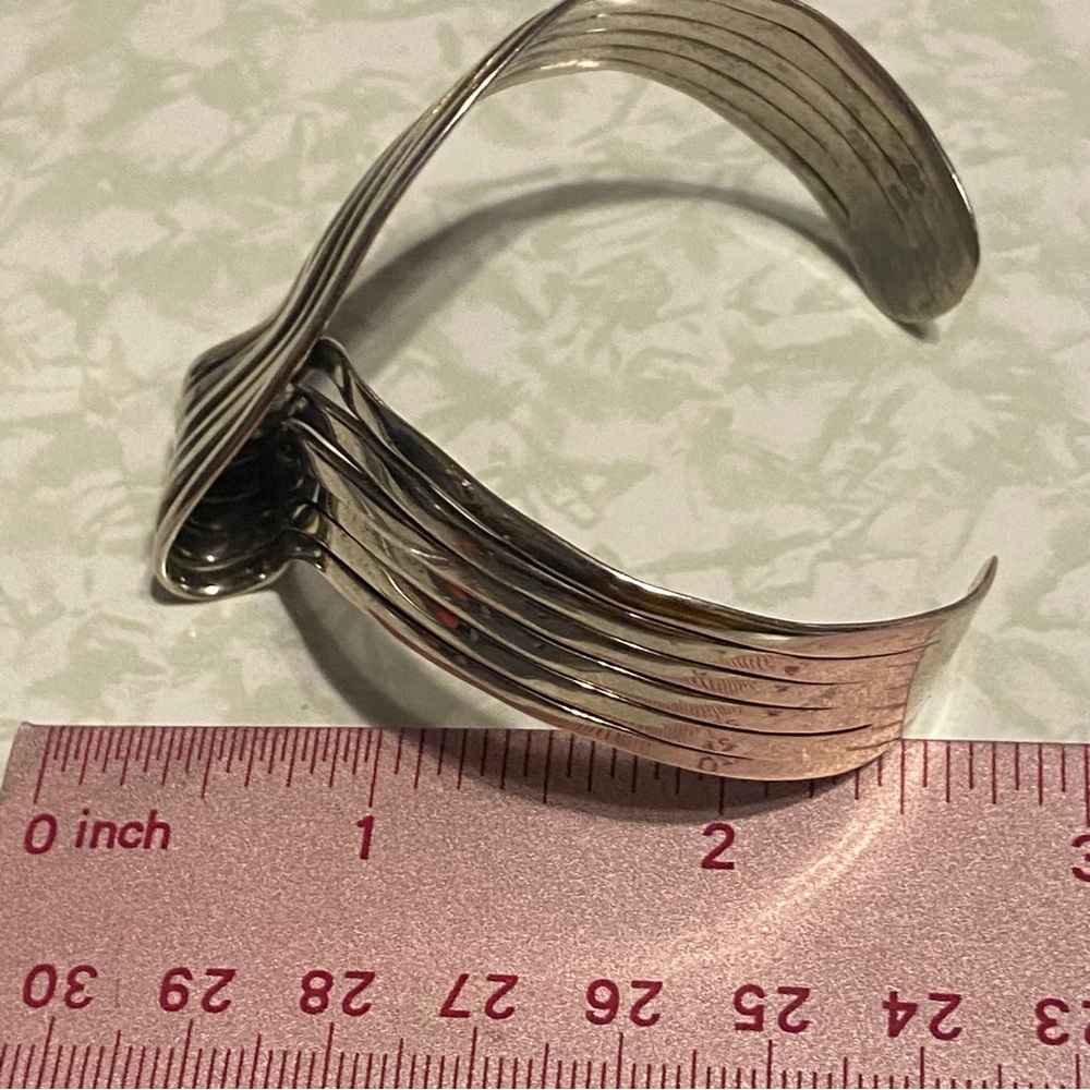 Unique Twisted Metal Cuff Bracelet #6391 - Picture 4 of 10